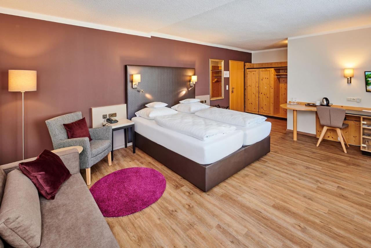 Hotel Am See Нойтраублинг Номер фото